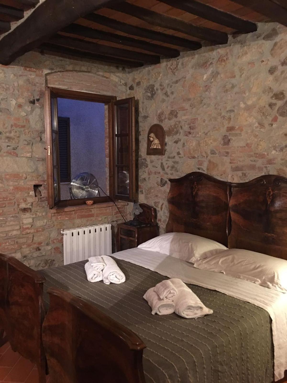 La Divina Dimora Il Castello Degli Spiriti Magni Apartamento Montepescali Exterior foto