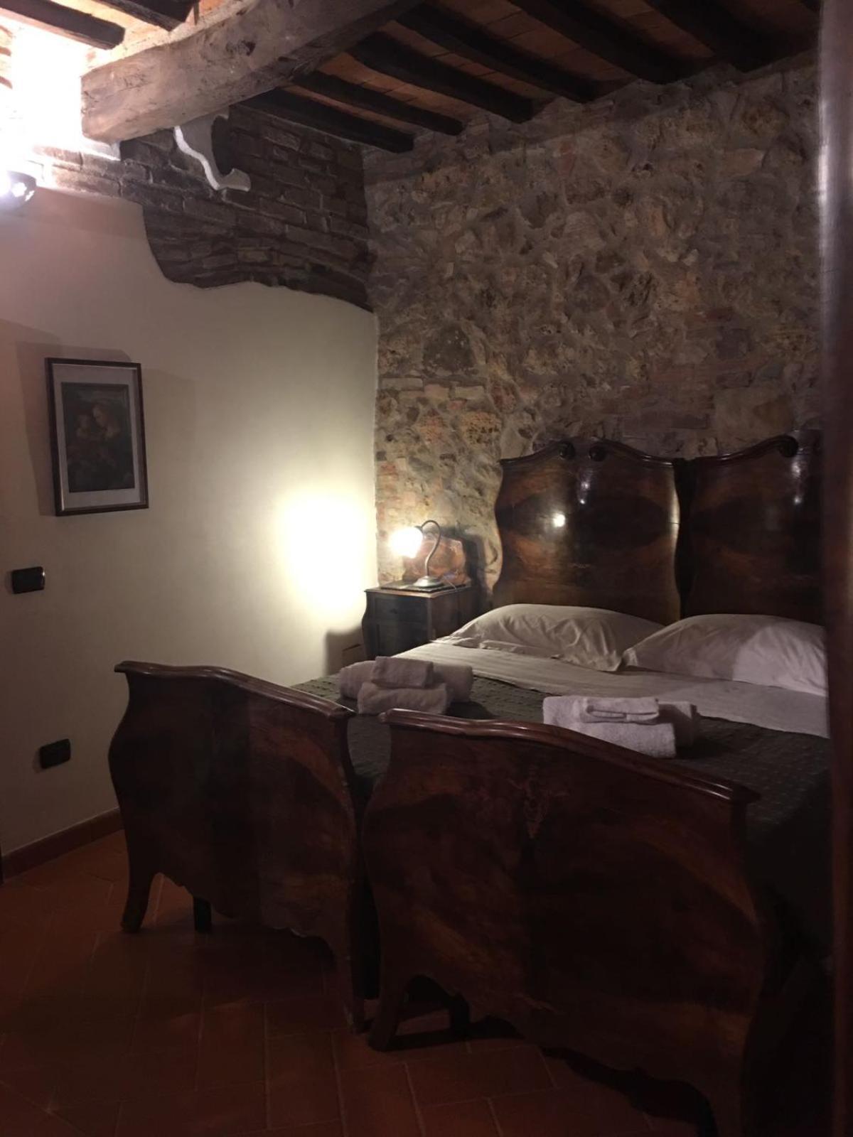 La Divina Dimora Il Castello Degli Spiriti Magni Apartamento Montepescali Exterior foto